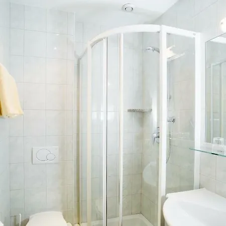 Hoffmann 3*